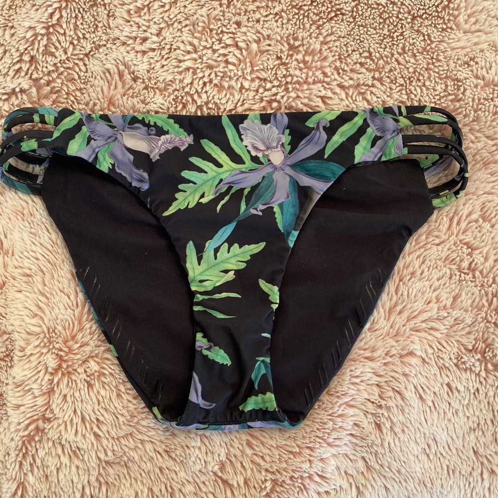 Billabong bikini bottom S